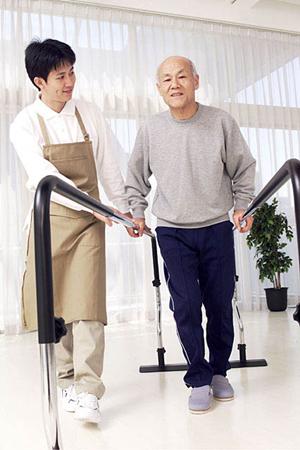 看護師が訪問してケアする在宅看護