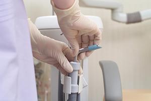 加来歯科のインプラント治療について