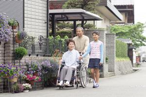 万全の滅菌対策と最新の設備、技術で行われるインプラント治療。